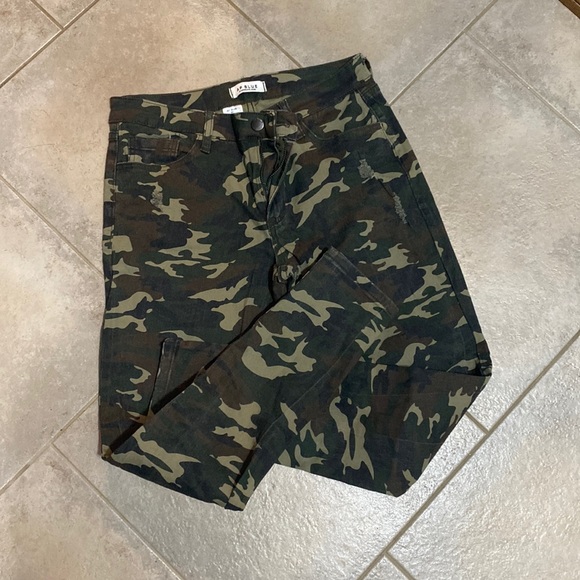 Camo jeans - Picture 1 of 4